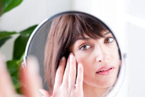 Causes and Tips for Dry Skin Around Eyes